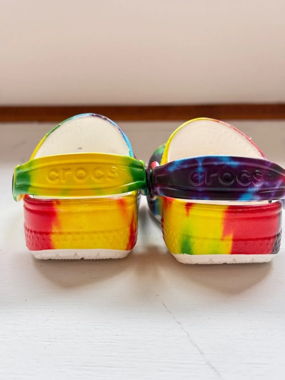 Infant CROCS Rainbow Tie-Dye Clog - Picture 3 of 6